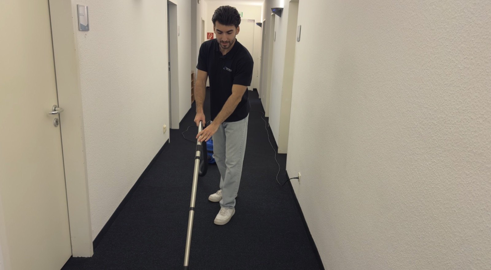 Teppichpflege in einem Bürogebäude durch CH-Clean Bonn